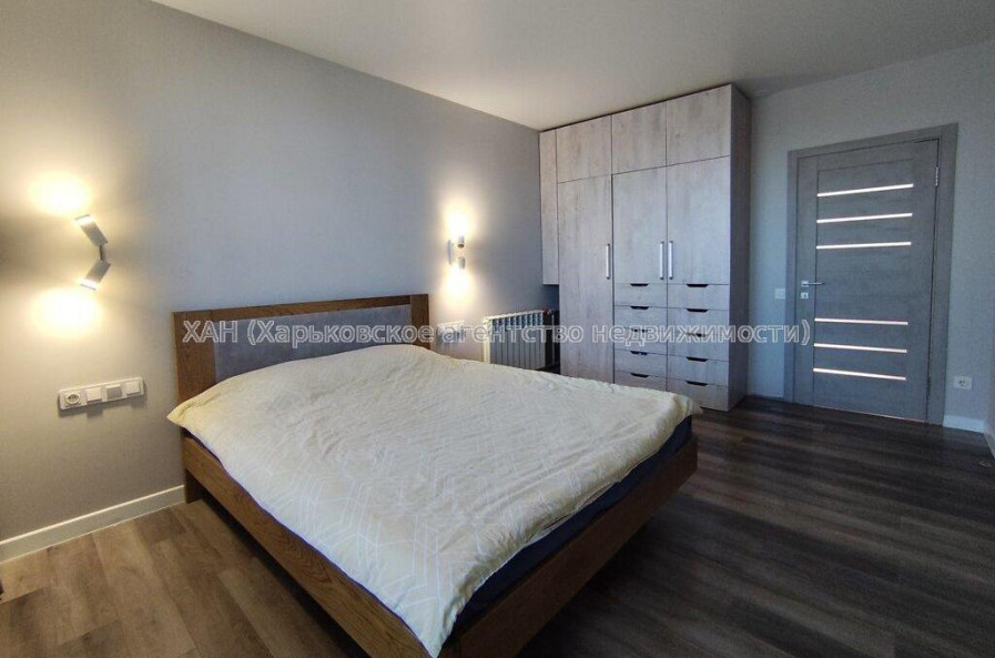 Продам квартиру, Каденюка ул. , 3  ком., 66.60 м², без отделочных работ 