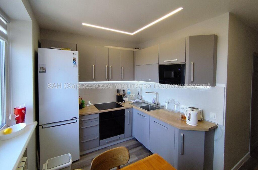 Продам квартиру, Каденюка ул. , 3  ком., 66.60 м², без отделочных работ 