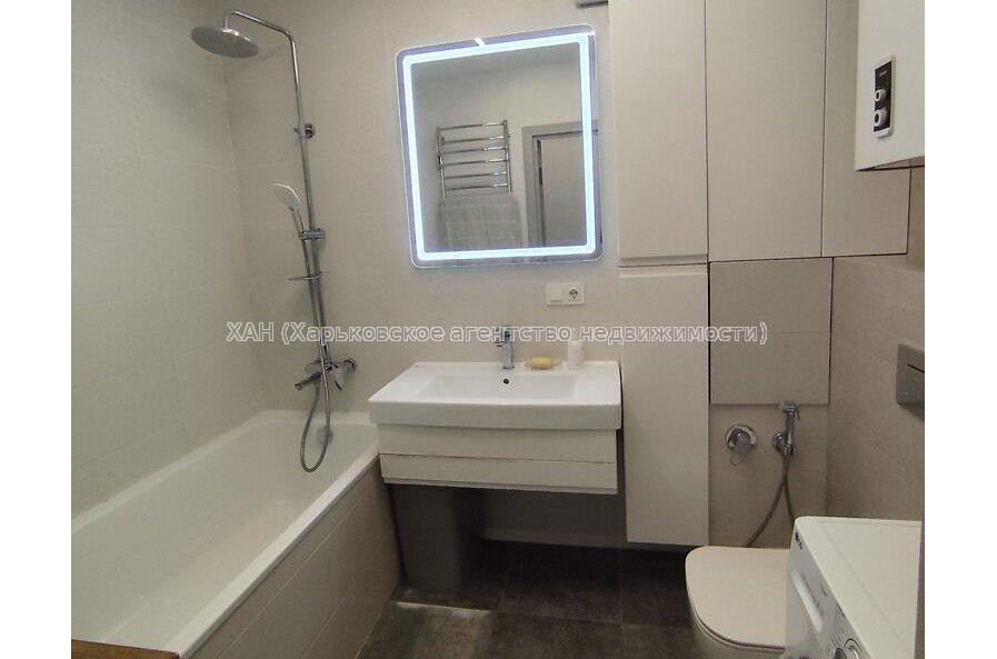 Продам квартиру, Каденюка ул. , 3  ком., 66.60 м², без отделочных работ 