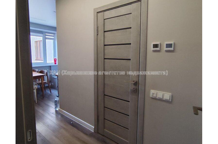 Продам квартиру, Каденюка ул. , 3  ком., 66.60 м², без отделочных работ 