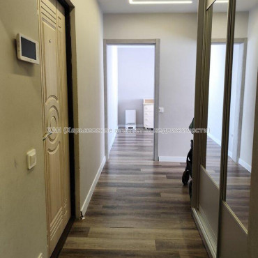 Продам квартиру, Каденюка ул. , 3  ком., 66.60 м², без отделочных работ 