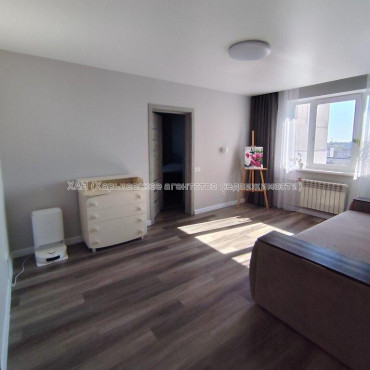 Продам квартиру, Каденюка ул. , 3  ком., 66.60 м², без отделочных работ 