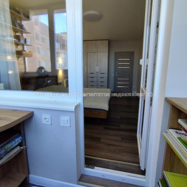 Продам квартиру, Каденюка ул. , 3  ком., 66.60 м², без отделочных работ 