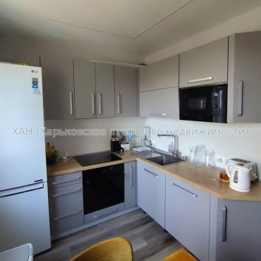 Продам квартиру, Каденюка ул. , 3  ком., 66.60 м², без отделочных работ 