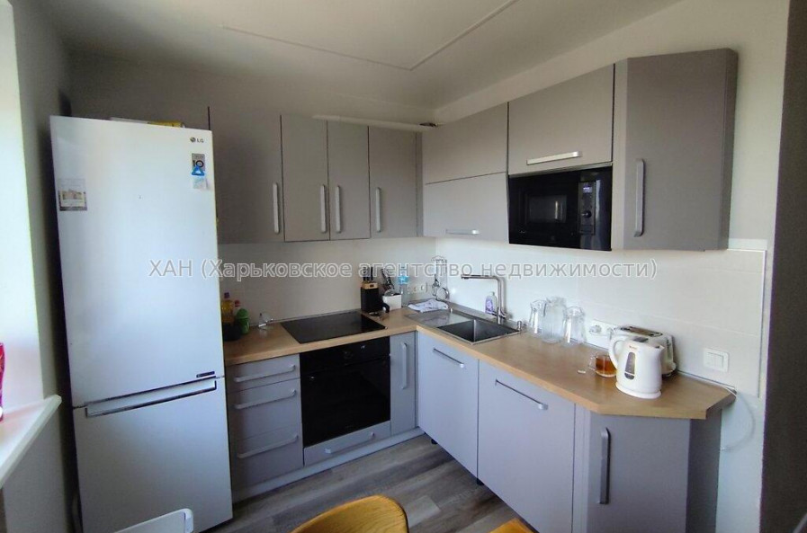 Продам квартиру, Каденюка ул. , 3  ком., 66.60 м², без отделочных работ 