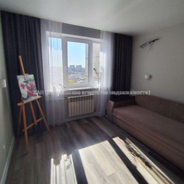 Продам квартиру, Каденюка ул. , 3  ком., 66.60 м², без отделочных работ 