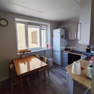 Продам квартиру, Каденюка ул. , 3  ком., 66.60 м², без отделочных работ 