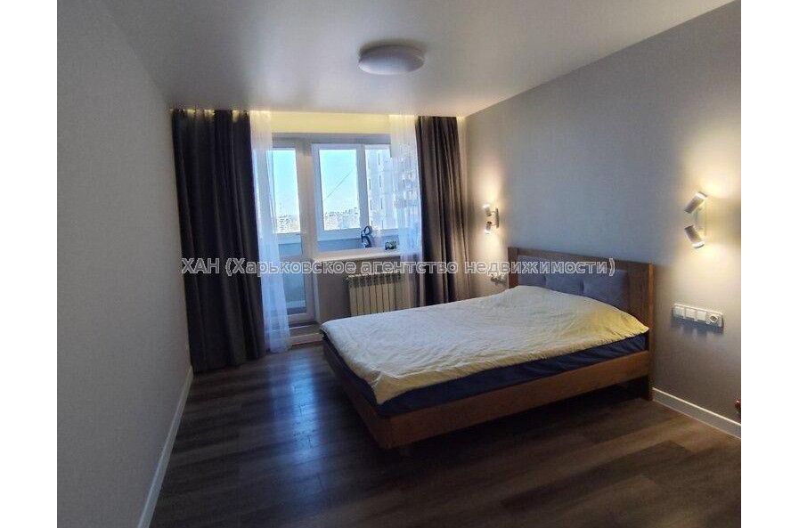 Продам квартиру, Каденюка ул. , 3  ком., 66.60 м², без отделочных работ 