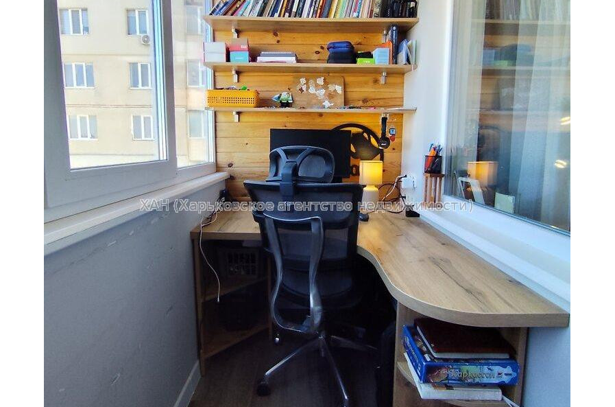 Продам квартиру, Каденюка ул. , 3  ком., 66.60 м², без отделочных работ 