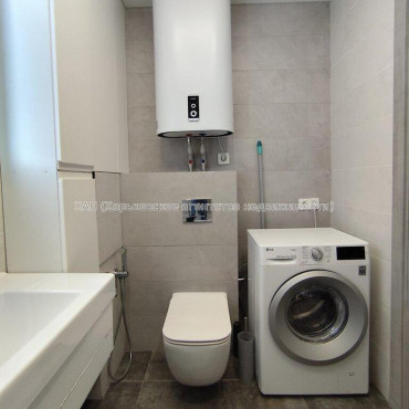 Продам квартиру, Каденюка ул. , 3  ком., 66.60 м², без отделочных работ 