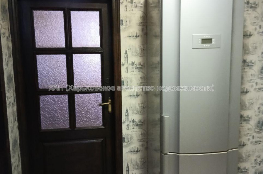 Продам квартиру, Гвардейцев Широнинцев ул. , 3 кім., 64 м², советский ремонт 