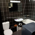 Продам квартиру, Гвардейцев Широнинцев ул. , 3 кім., 64 м², советский ремонт 