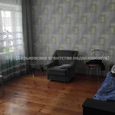 Продам дом, Териховская ул. , 162 м², 10 сот., частичный ремонт 