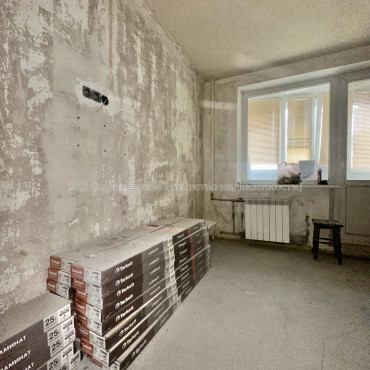 Продам квартиру, Ахсарова Энвера ул. , 17 , 2 кім., 52 м², частичный ремонт 