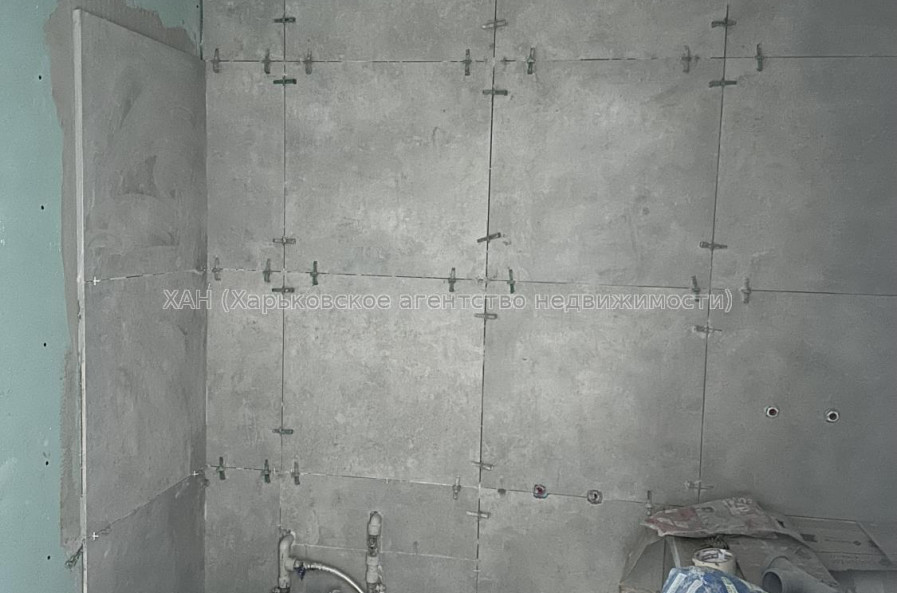 Продам квартиру, Ахсарова Энвера ул. , 17 , 2 кім., 52 м², частичный ремонт 