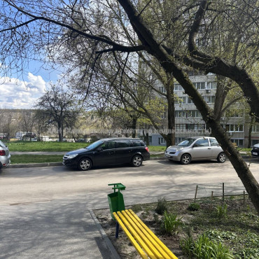 Продам квартиру, Ахсарова Энвера ул. , 17 , 2 кім., 52 м², частичный ремонт 