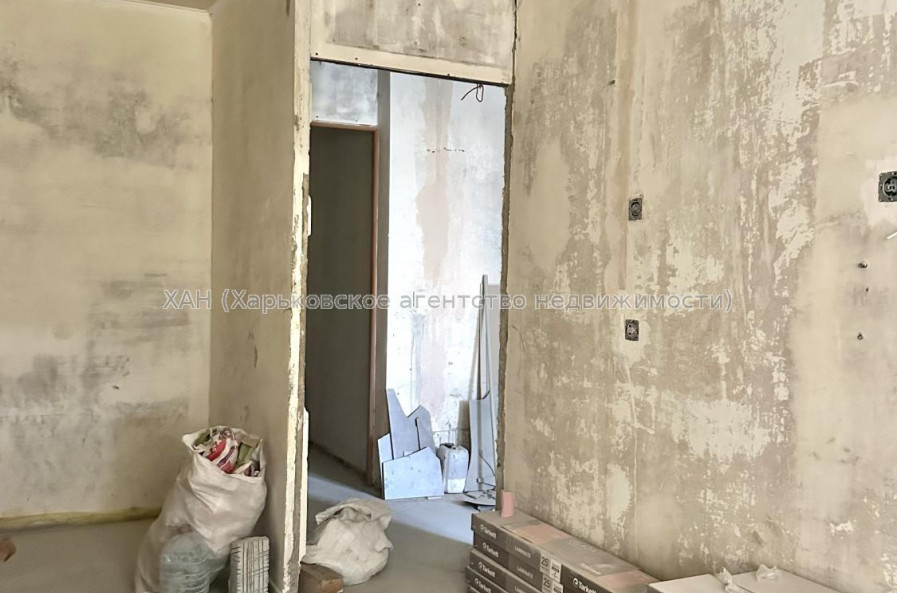 Продам квартиру, Ахсарова Энвера ул. , 17 , 2 кім., 52 м², частичный ремонт 