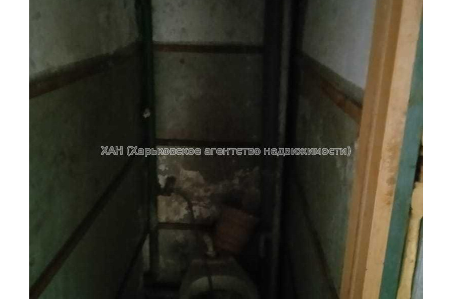 Продам квартиру, Победы просп. , 4  ком., 68.30 м², без ремонта 