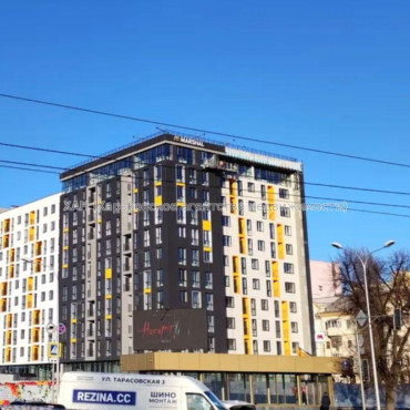 Продам квартиру, Братьев Гипиков ул. , 3 кім., 80 м², без внутренних работ 