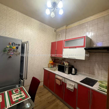 Продам квартиру, Фанинский пер. , 3В , 2 кім., 50 м², косметический ремонт 