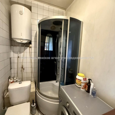 Продам квартиру, Фанинский пер. , 3В , 2 кім., 50 м², косметический ремонт 