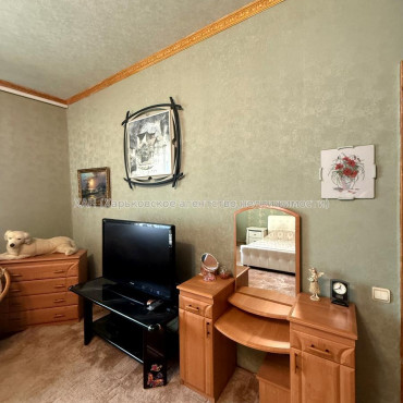 Продам квартиру, Фанинский пер. , 3В , 2 кім., 50 м², косметический ремонт 