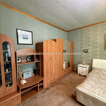 Продам квартиру, Фанинский пер. , 3В , 2 кім., 50 м², косметический ремонт 