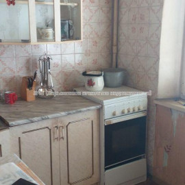 Продам квартиру, Холодногорская ул. , 2  ком., 47 м², косметический ремонт