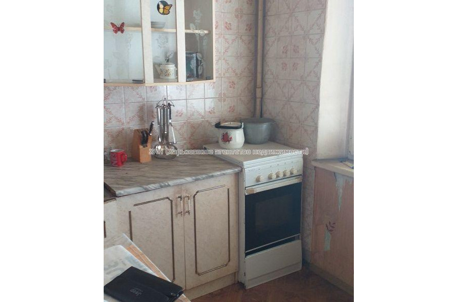 Продам квартиру, Холодногорская ул. , 2  ком., 47 м², косметический ремонт 