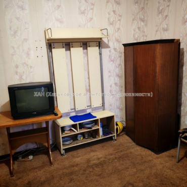 Продам квартиру, Академиков Ахиезеров ул. , 1  ком., 19 м², косметический ремонт 