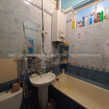 Продам квартиру, Академиков Ахиезеров ул. , 2 кім., 43 м², советский ремонт 
