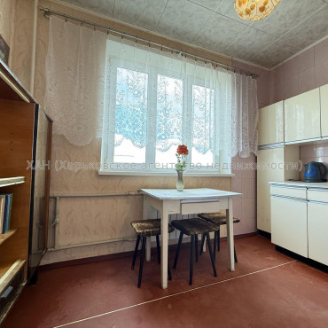 Продам квартиру, Шариковая ул. , 3 кім., 78 м², косметический ремонт 