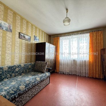 Продам квартиру, Шариковая ул. , 3 кім., 78 м², косметический ремонт 