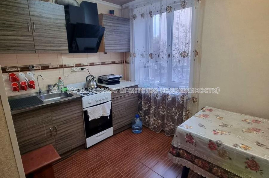 Продам квартиру, Европейская ул. , 4 , 2 кім., 46 м², капитальный ремонт 