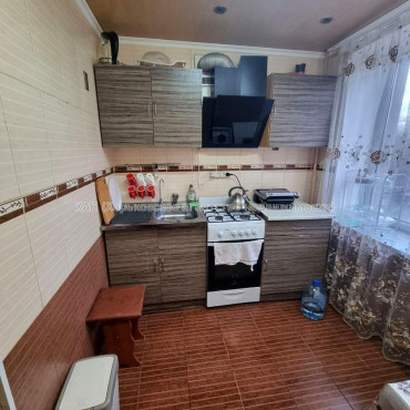 Продам квартиру, Европейская ул. , 4 , 2 кім., 46 м², капитальный ремонт 