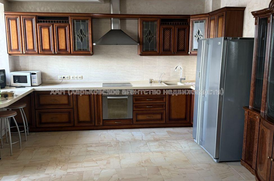 Продам квартиру, Героев Харькова просп. , 3  ком., 127 м², евроремонт 