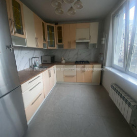 Продам квартиру, Валентиновская ул. , 3  ком., 63 м², евроремонт