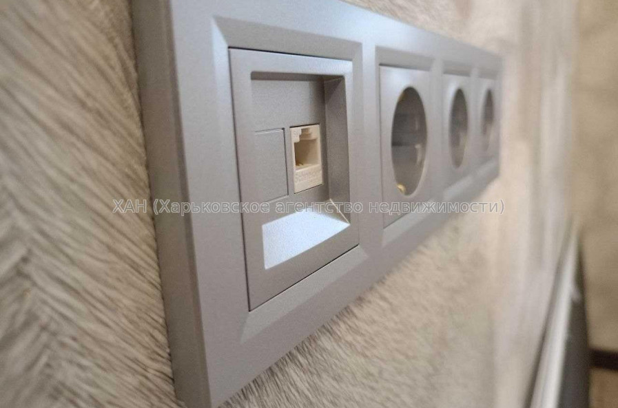 Продам квартиру, Светлая ул. , 2  ком., 44 м², евроремонт 