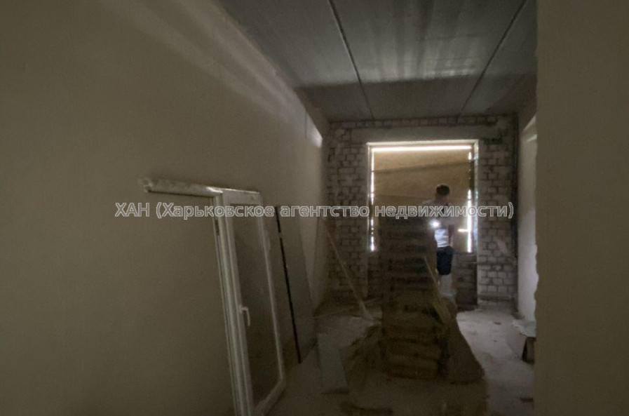 Продам квартиру, Авиахимическая ул. , 1 кім., 16.90 м², частичный ремонт 