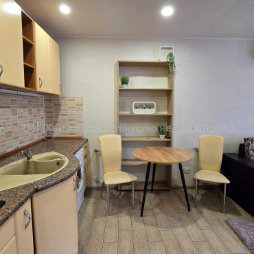 Продам квартиру, Космическая ул. , 2  ком., 31.40 м², капитальный ремонт 