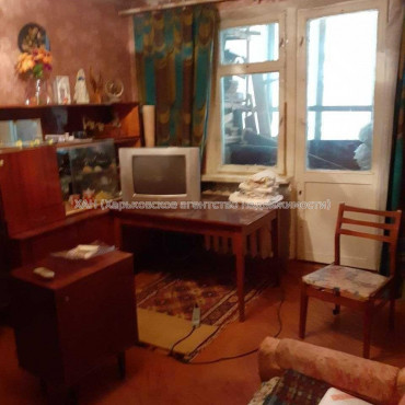 Продам квартиру, Шариковая ул. , 2 кім., 38 м², советский ремонт 