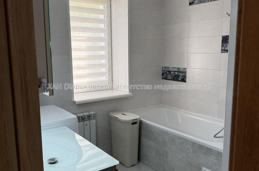 Продам квартиру, Шишковская ул. , 3 кім., 85 м², капитальный ремонт 
