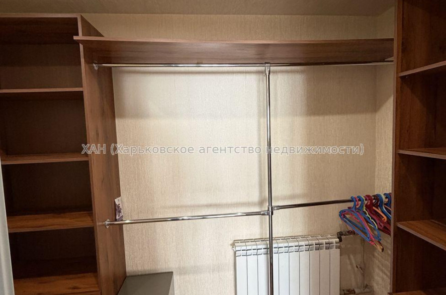 Продам квартиру, Шишковская ул. , 3 кім., 85 м², капитальный ремонт 