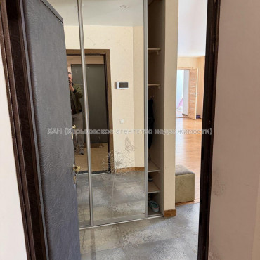 Продам квартиру, Шишковская ул. , 3 кім., 85 м², капитальный ремонт 