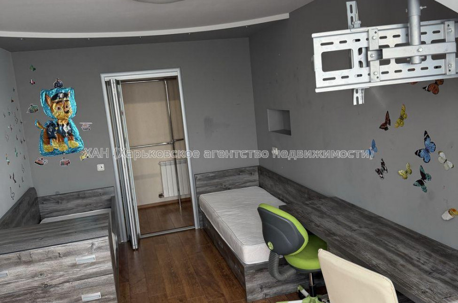 Продам квартиру, Шишковская ул. , 3 кім., 85 м², капитальный ремонт 