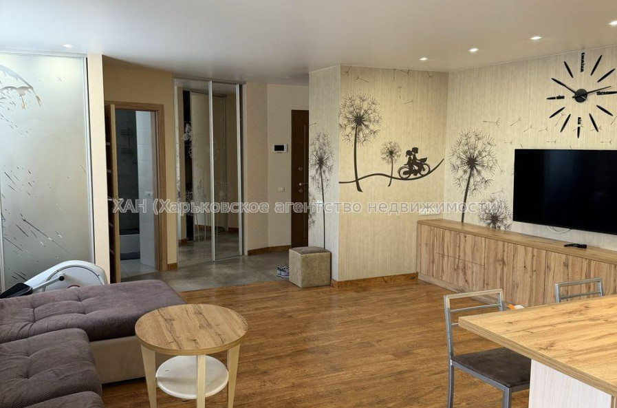 Продам квартиру, Шишковская ул. , 3 кім., 85 м², капитальный ремонт 