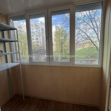 Продам квартиру, Шишковская ул. , 3 кім., 85 м², капитальный ремонт 