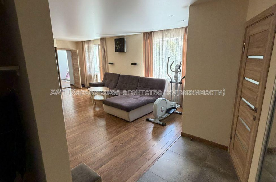 Продам квартиру, Шишковская ул. , 3 кім., 85 м², капитальный ремонт 
