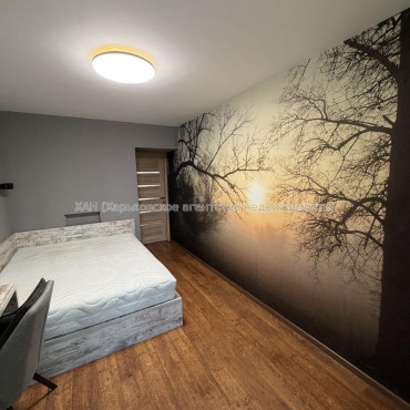 Продам квартиру, Шишковская ул. , 3 кім., 85 м², капитальный ремонт 