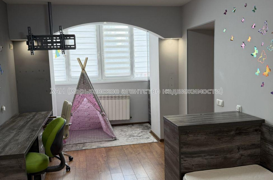 Продам квартиру, Шишковская ул. , 3 кім., 85 м², капитальный ремонт 